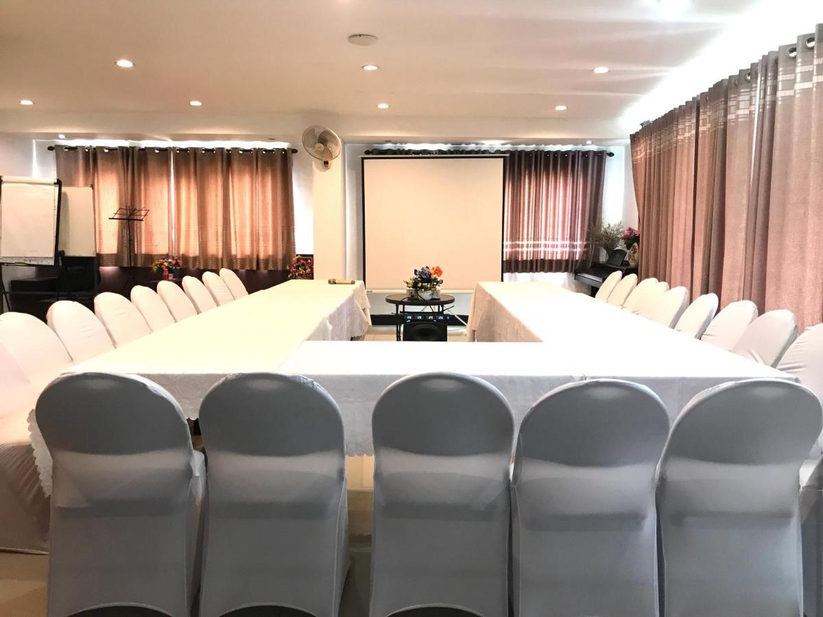 V Hotel Vientiane Exteriör bild