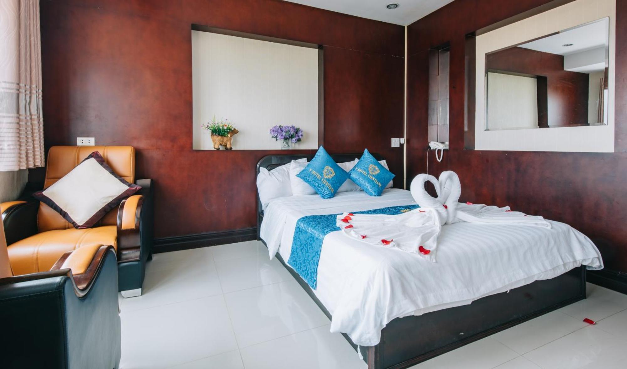 V Hotel Vientiane Exteriör bild